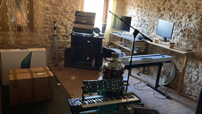 sala musica smontata