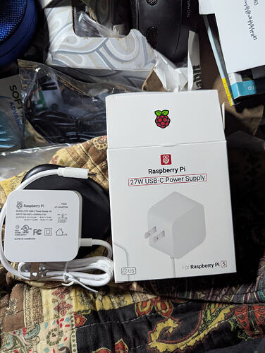 Raspberry Pi 27W USB-C Power Supply_PXL_20251126_162223906